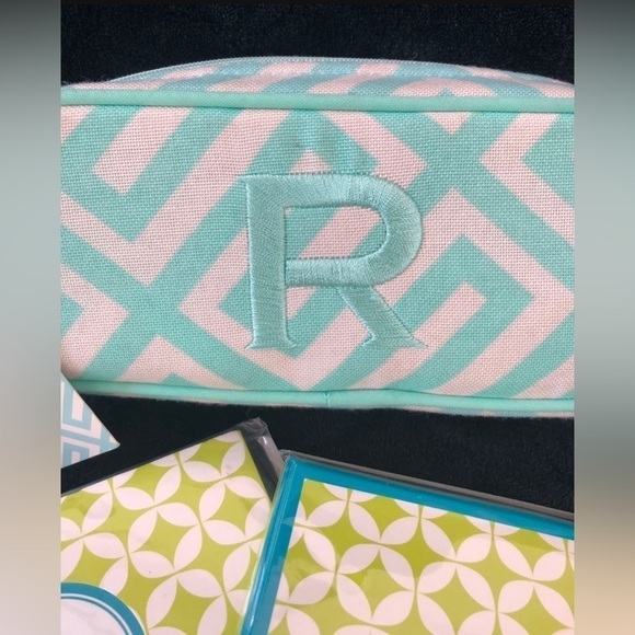 NEW R Monogram Set - Picture 2 of 3